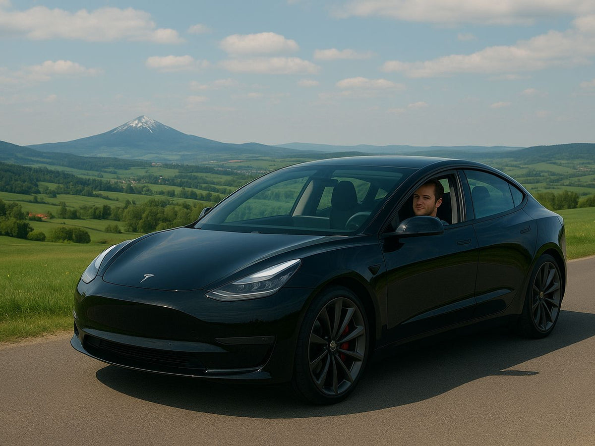 Tesla Model 3 Performance - na místě řidiče